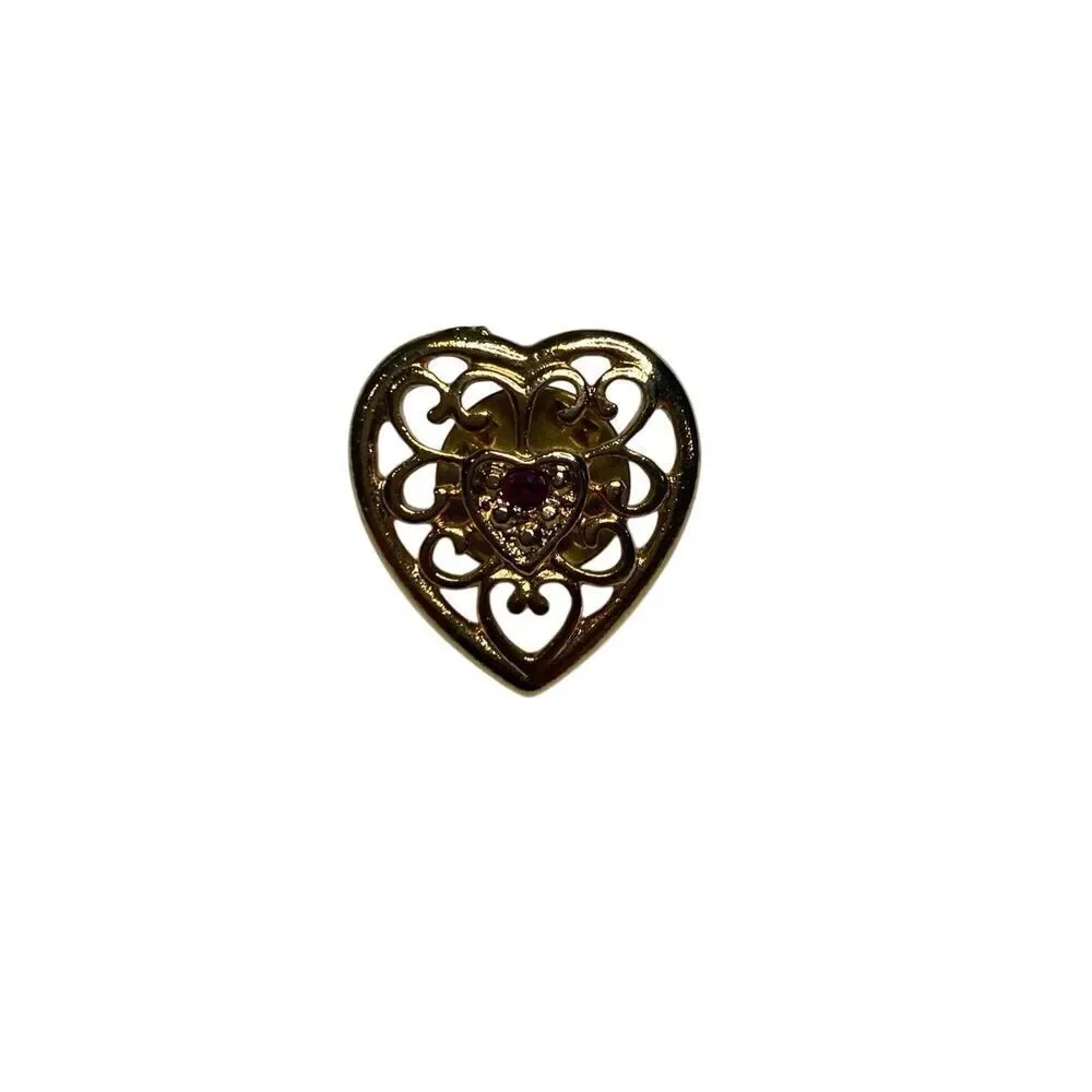 Vintage Gold Tone Filigree Heart Brooch Red Center Stone Openwork Pin Jewelry